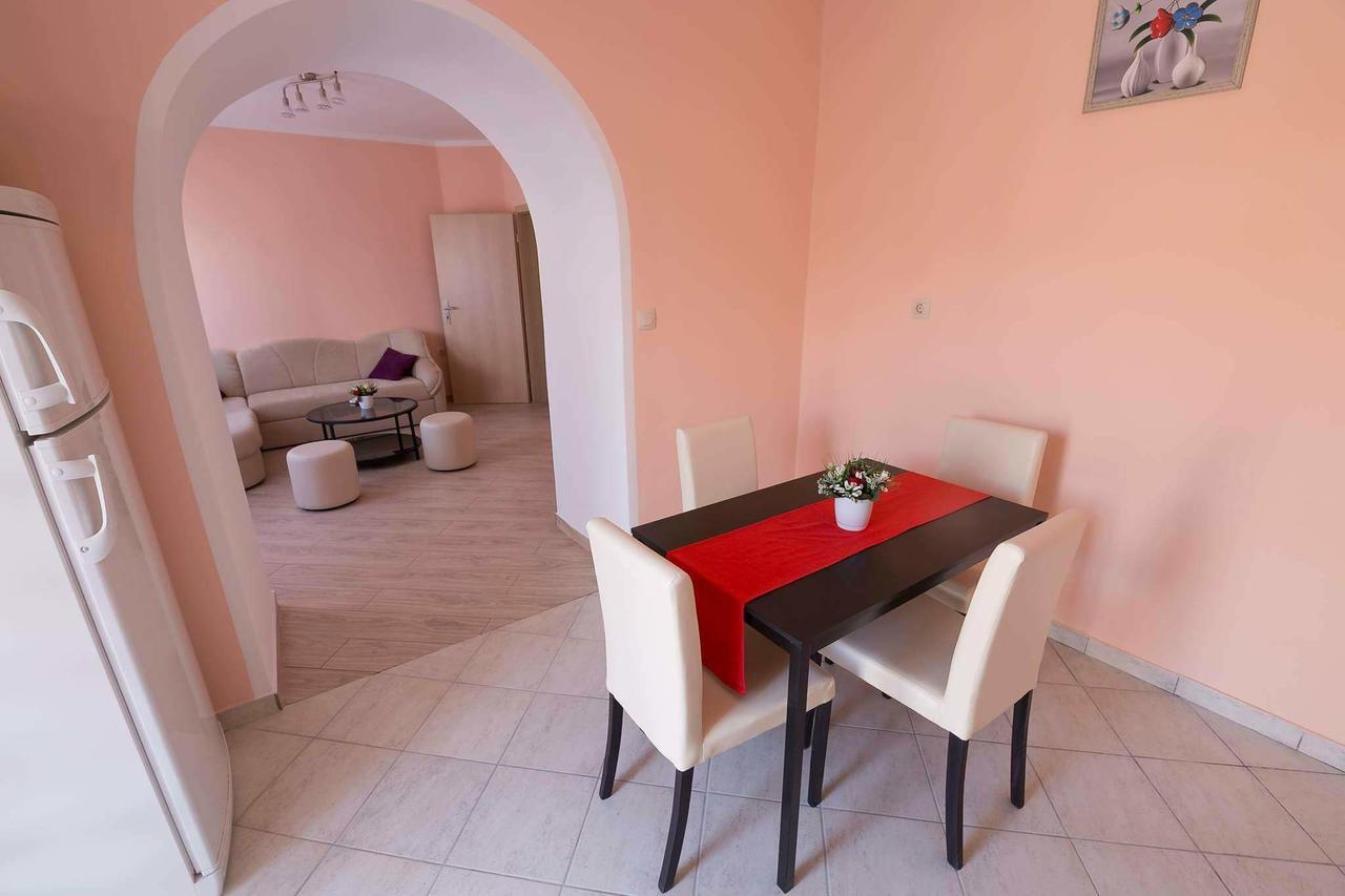 Apartmani Pod Nehajem Сень Экстерьер фото