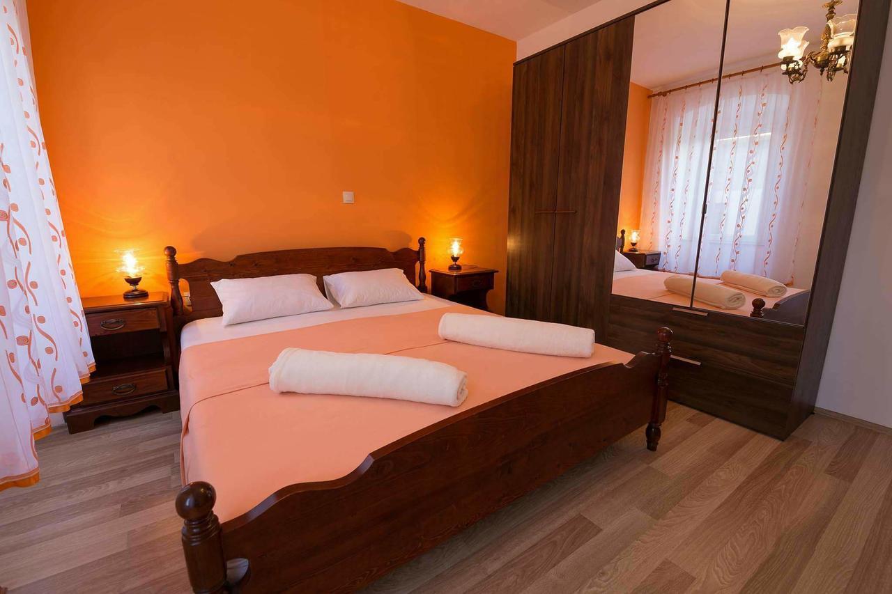 Apartmani Pod Nehajem Сень Экстерьер фото