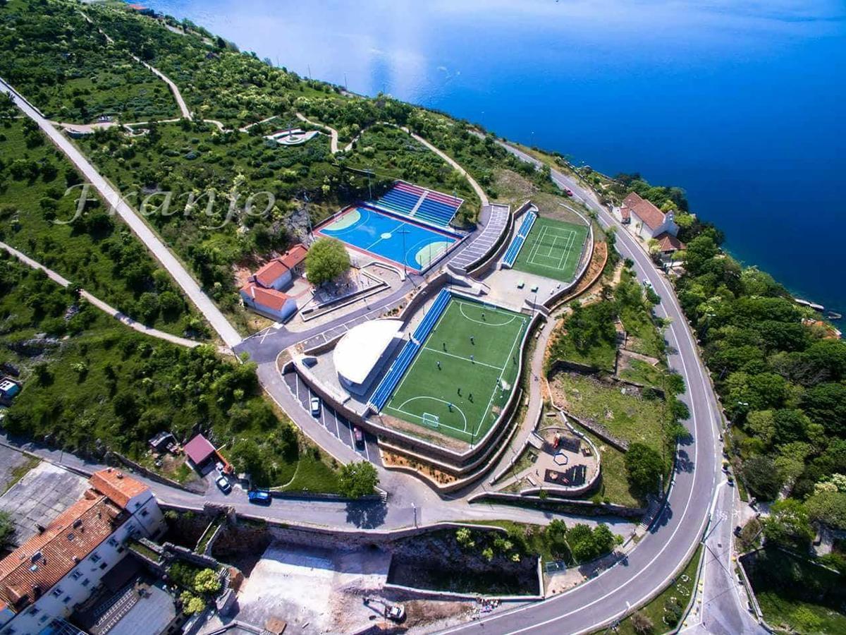 Apartmani Pod Nehajem Сень Экстерьер фото